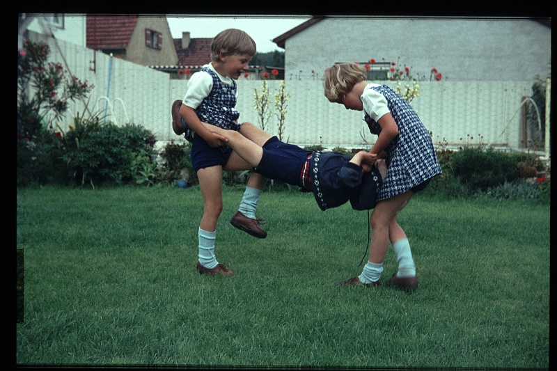 33.Regensburg jul 1968 Brigitte,Marion,Peter.JPG